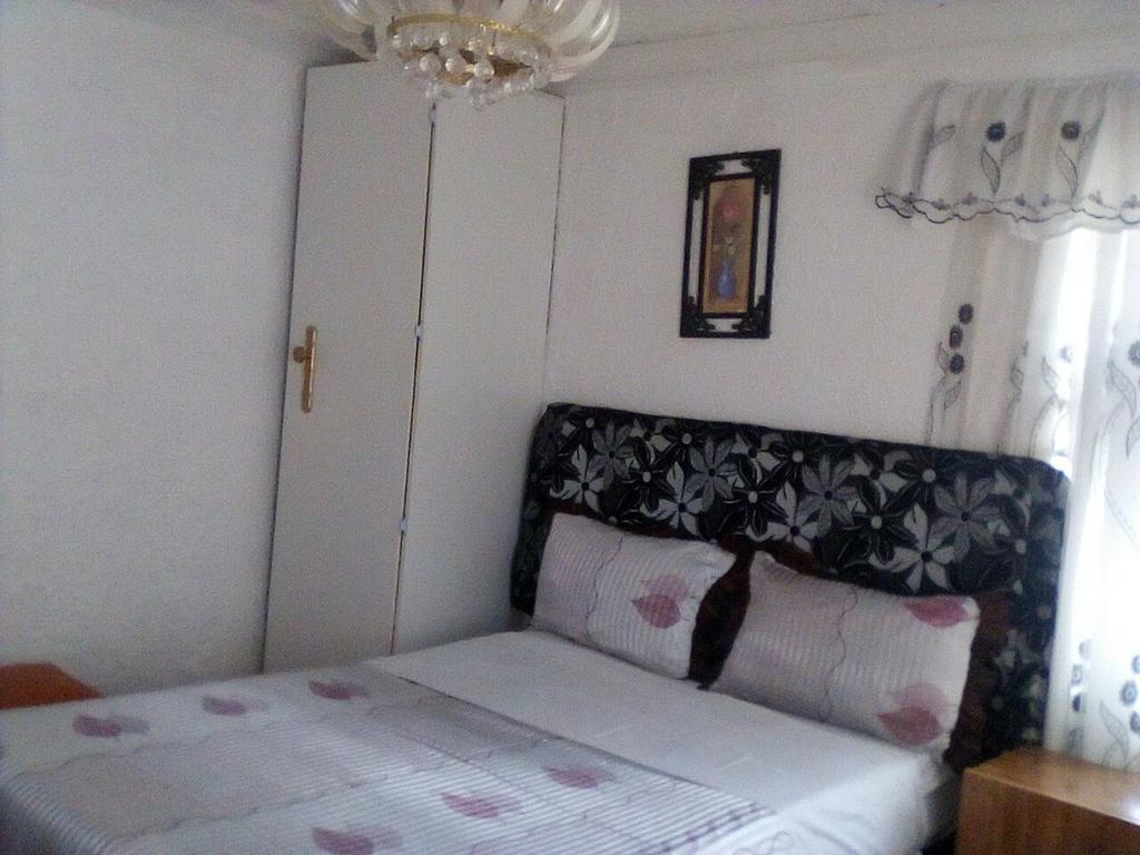 Guest House Macauly Johannesburg Exterior foto
