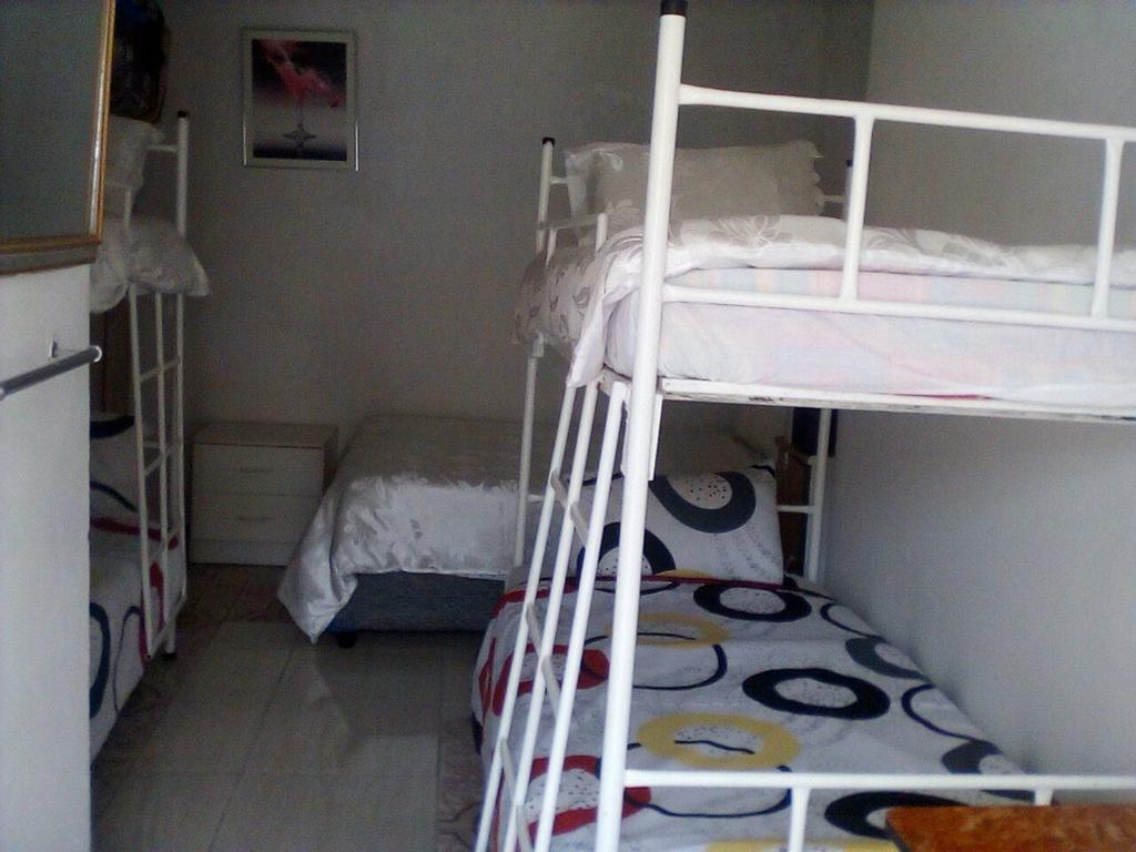 Guest House Macauly Johannesburg Exterior foto